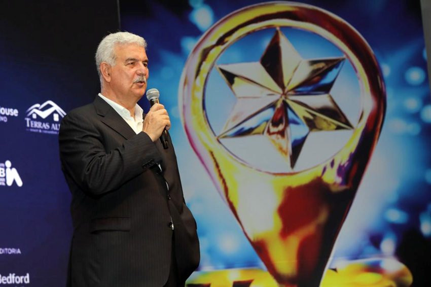 Skål International President Walter Teixeira introduces the Governor of São Paulo state, João Dória. Skål International President Walter Teixeira introduces the Governor of São Paulo state, João Dória.